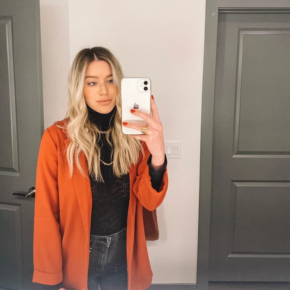 Meet your Posher, Lexi